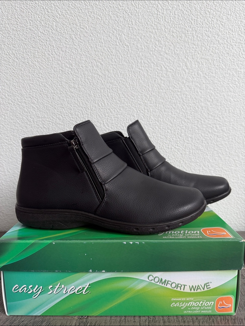 easy street Zozo Black Pebbled Slip-On Ankle Booties with Side Zip NIB